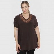 A23-114D Μπλούζα με Δαντέλα  στο λαιμό - Καφέ
