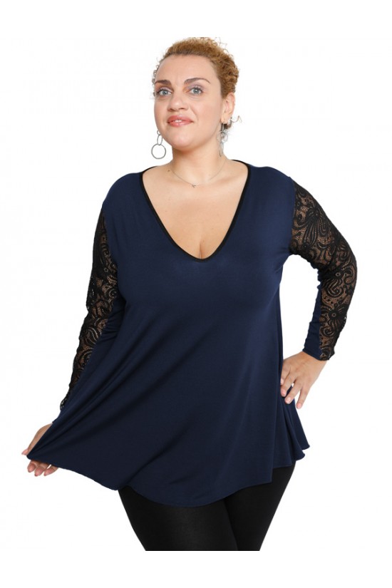 B19-251D Μπλούζα άλφα με δαντέλα στο μανίκι - Μπλε Μαρέν B19-251D Μπλούζα άλφα με δαντέλα στο μανίκι - Μπλε Μαρέν