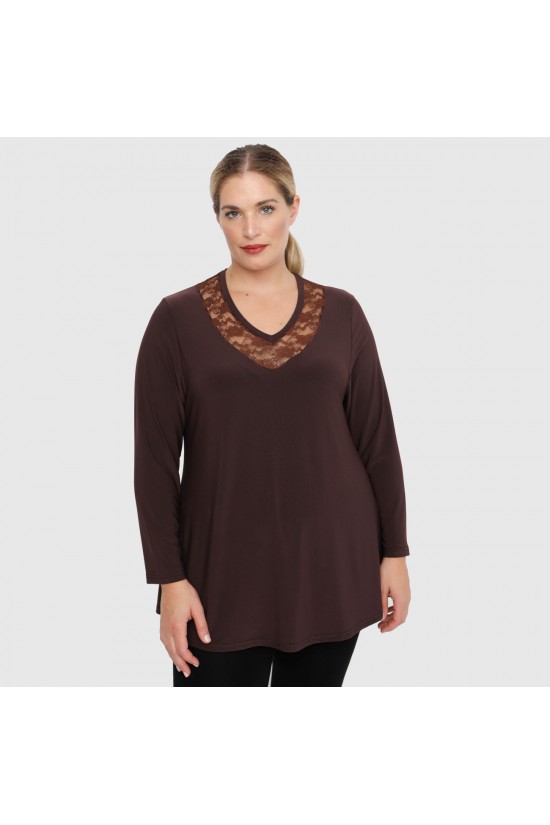 B22-114D Μπλούζα με δαντέλα στο λαιμό - Καφέ B22-114D Μπλούζα με δαντέλα στο λαιμό - Καφέ